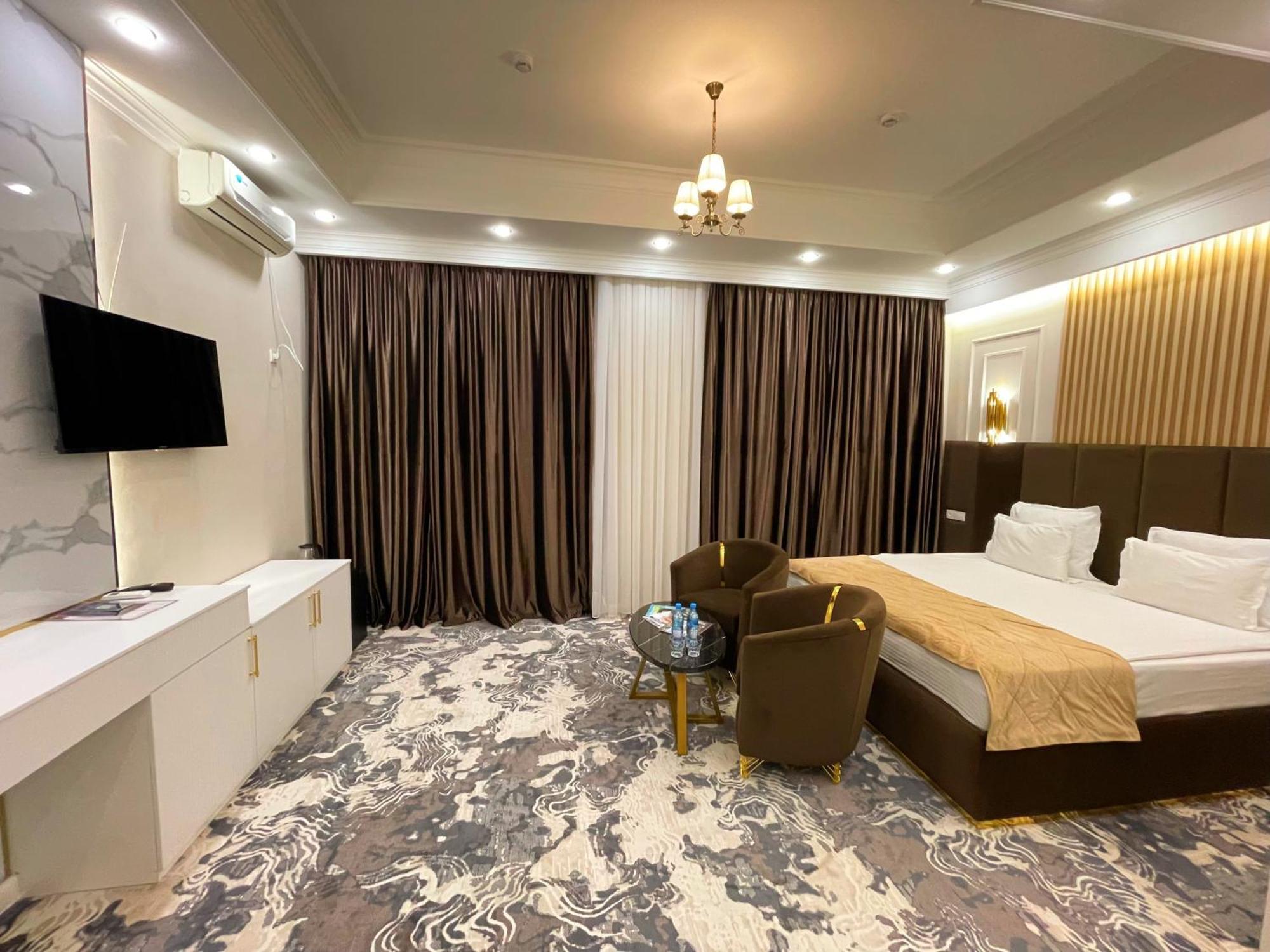 Jasmine Hotel Taraz Exterior photo