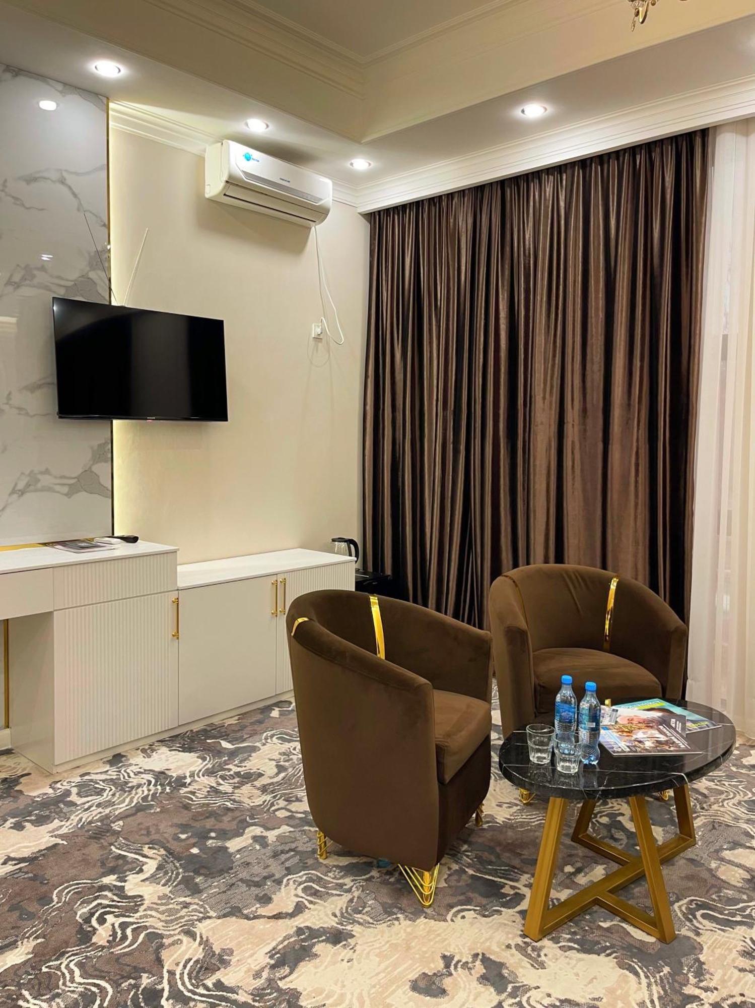 Jasmine Hotel Taraz Exterior photo