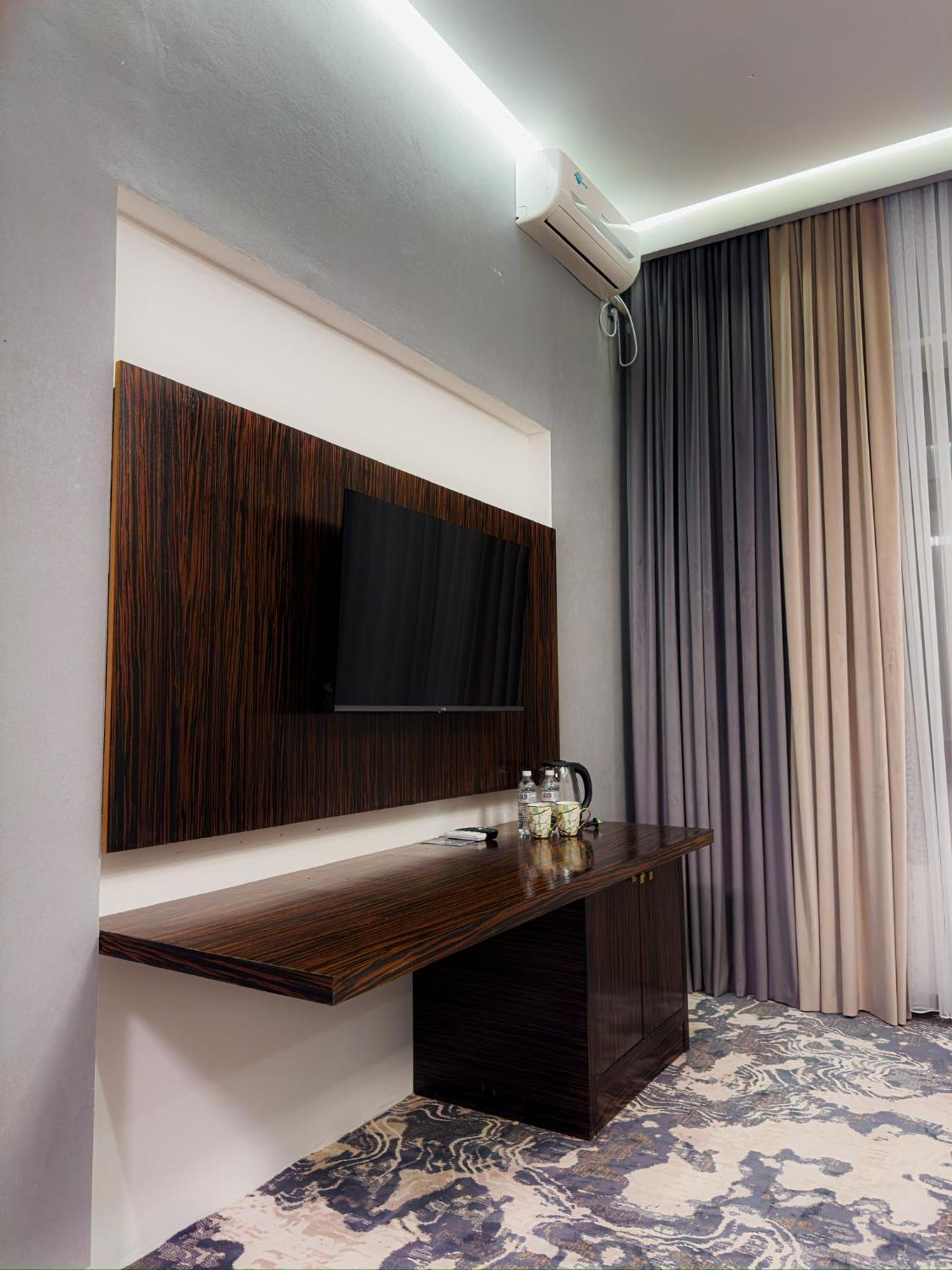Jasmine Hotel Taraz Exterior photo