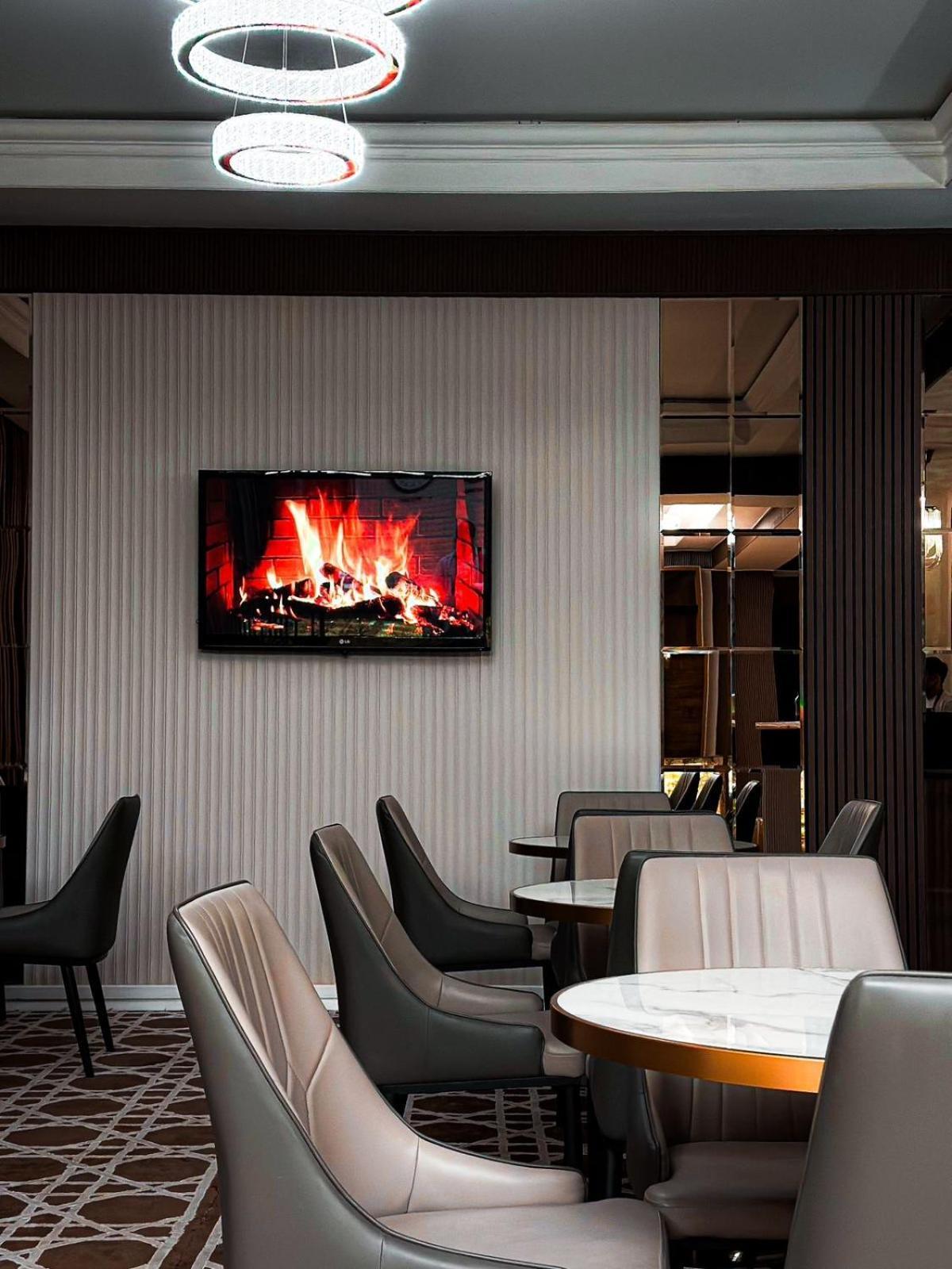Jasmine Hotel Taraz Exterior photo